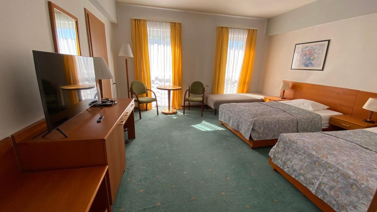 Elekt Czaplinek Hotel Exterior photo